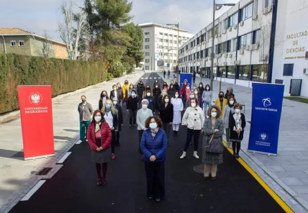 Fotografía conmemorativa del 11F de 2021, Día de la Mujer y la Niña en la Ciencia en la Facultad de Ciencias