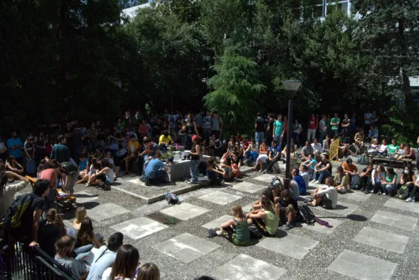Fotos de la Asamblea Abierta del movimiento #acampadagranada en la Facultad de Ciencias