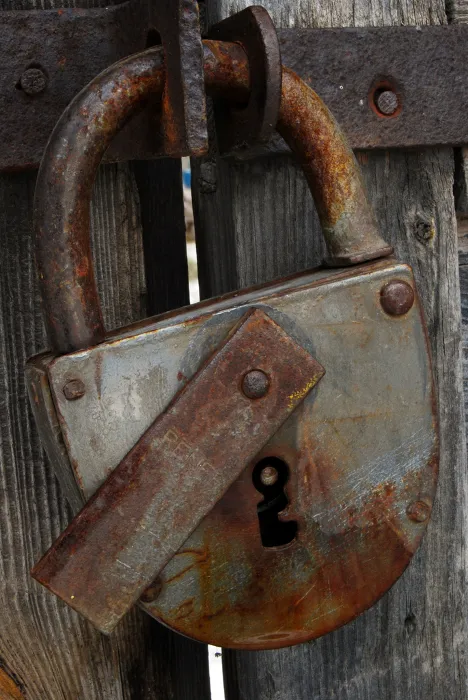 CIERRE DE LA FACULTAD/EDIFICIO MECENAS 24 DE JUNIO DE 2011