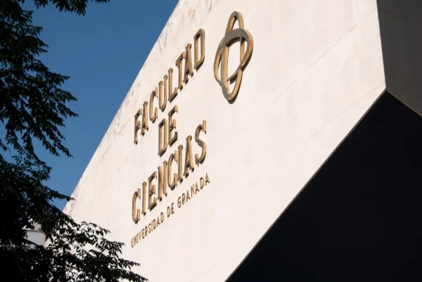 Horario de cierre de la Facultad a partir del 11 de julio de 2016