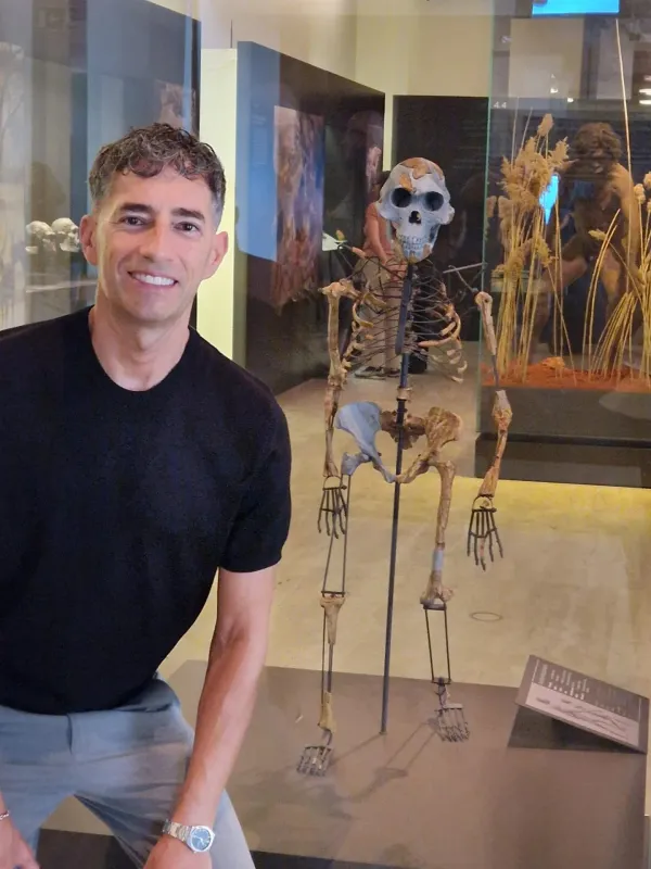 Comer carroña nos hizo humanos