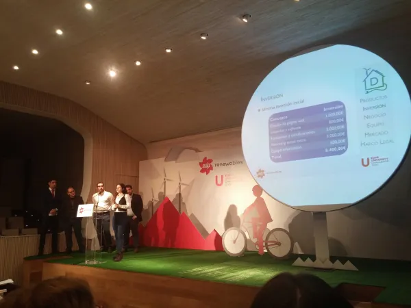 El proyecto DESCONECTA del Grado en Física, semifinalista en el concurso de EDPR University Challenge 2016