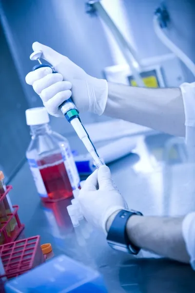 Salidas Profesionales en Bioquímica: ¿Hay vida después de la universidad?